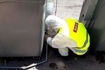 Reparación, limpieza y desinfección de contenedores en Telde (Foto TA)