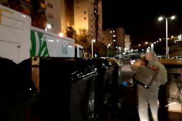 Reparación, limpieza y desinfección de contenedores en Telde (Foto TA)