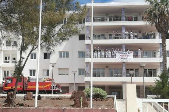  La UME desinfecta la Residencia de Taliarte y el personal sanitario agradece su lucha contra el coronavirus 8Foto Acfi Press)