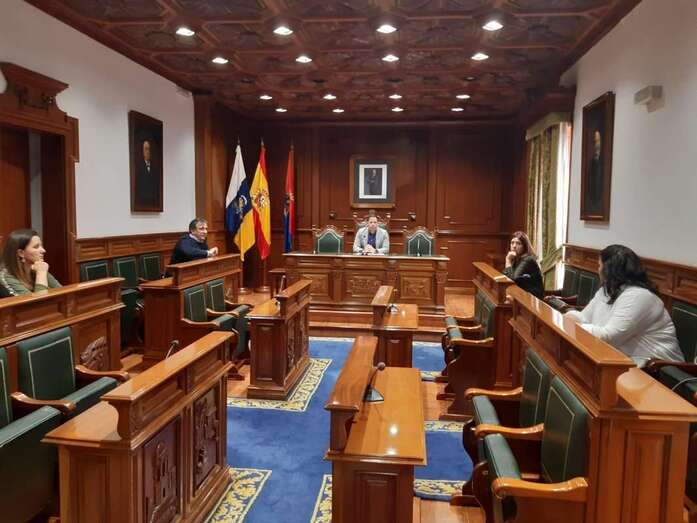 La reunión de la JGL se celebró este jueves en las Casas Consistoriales de San Juan (Foto TA)