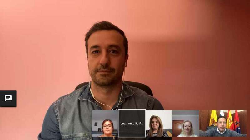 Imagen de la reunión virtual (Foto TA)