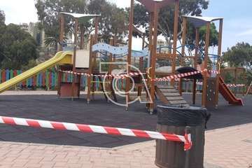 Parques desinfecta y pone a punto los recintos verdes de Telde de cara a su reapertura parcial (Foto TA)