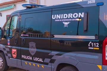  Los drones toman el cielo de Melenara para controlar el confinamiento (Foto Antonio Rico)