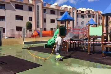 Telde intensifica las labores de desinfección y limpieza en barrios del municipio (Foto TA)