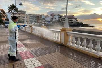 Telde intensifica las labores de desinfección y limpieza en barrios del municipio (Foto TA)