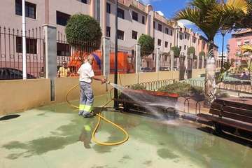 Telde intensifica las labores de desinfección y limpieza en barrios del municipio (Foto TA)