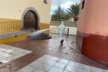 Telde intensifica las labores de desinfección y limpieza en barrios del municipio (Foto TA)