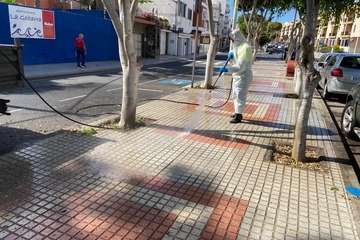 Telde intensifica las labores de desinfección y limpieza en barrios del municipio (Foto TA)