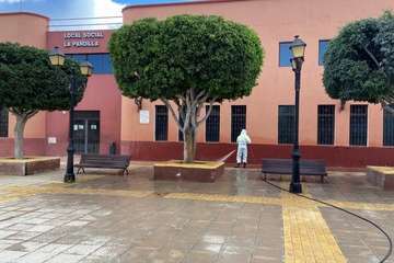 Telde intensifica las labores de desinfección y limpieza en barrios del municipio (Foto TA)