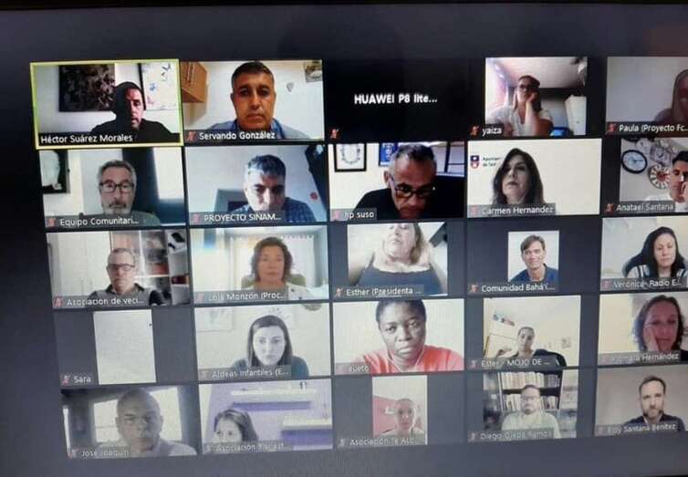 Imagen de la reunión telemática de este jueves con representantes del movimiento social de Jinámar (Foto TA)