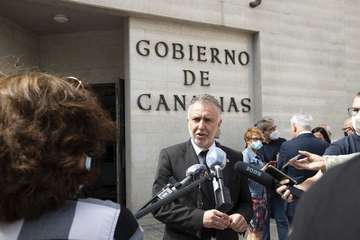- El Gobierno de Canarias guarda un minuto de silencio en memoria de las personas fallecidas como consecuencia de la Covid-19 (Foto Acfi Press)