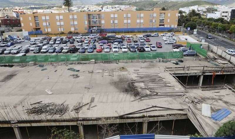 Vista del parquin inacabado de Arnao (Foto C7)