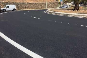  El Cabildo emprende el asfaltado de la rotonda de Makro, junto a la GC-1 (Foto TA)