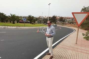 Obras de asfaltado del vial costero  (Foto TA)
