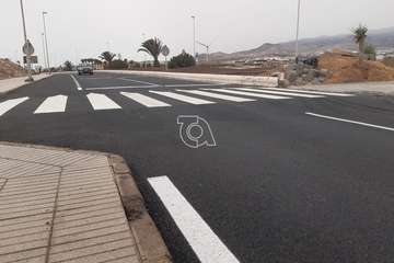 Obras de asfaltado del vial costero  (Foto TA)

