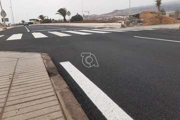 Obras de asfaltado del vial costero  (Foto TA)
