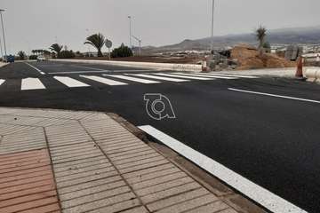 Obras de asfaltado del vial costero  (Foto TA)
