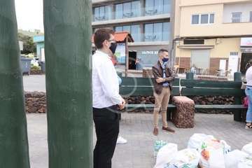 NNGG del PP recoge 50 kilos de comida en un picnic solidario en Telde (Foto TA)