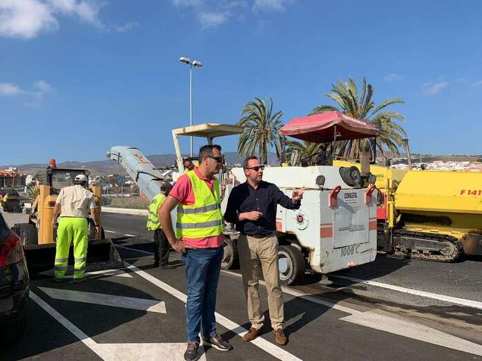 Imagen de archivo de unas obras de asfaltado en Telde (Foto TA)