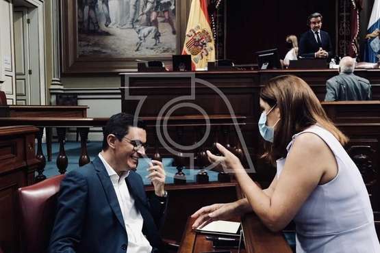 Pablo Rodríguez en la sesión de este martes del Parlamento canario (foto Acfi Press y TA)