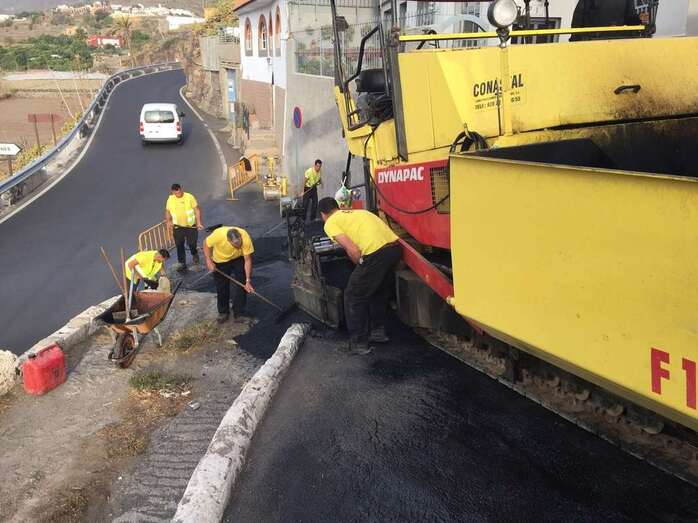Imagen de archivo de obras de asfaltado en Telde (Foto TA)