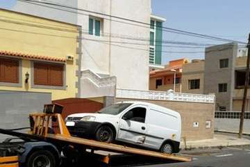  La Policía Local retira 450 vehículos abandonados en las vías públicas de Telde en siete meses/TA.