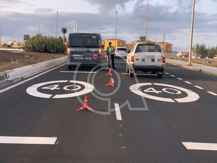 Control de la Policía Local, esta tarde en el vial costero de Telde/TA.