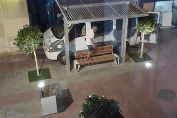 Desarrollo Local alerta de los actos vandálicos en la zona comercial abierta de Los Llanos/TA.