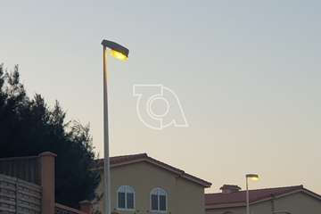 Farolas en mal estado en el paseo costero de Telde/TA.