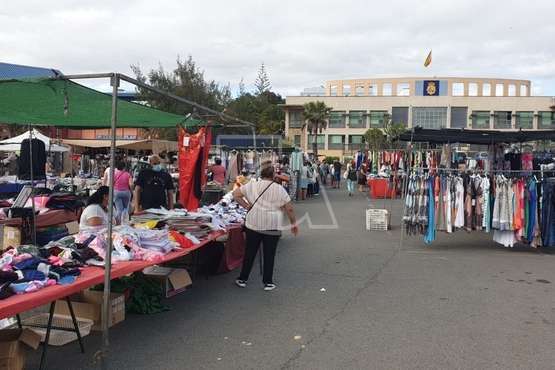 El mercadillo de Los Llanos de Telde retoma la actividad tras casi dos meses de cierre/TA.