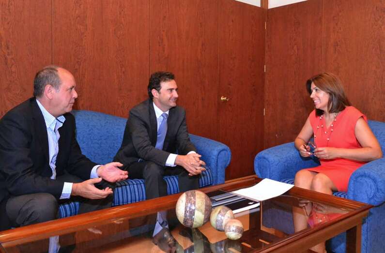 El primer convenio se firmó en 2015 siendo alcaldesa Carmen Hernández(TA.