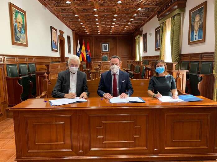 Momento de la firma entre las partes/TA.