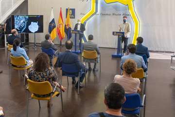 El Cabildo anuncia una inversión de 15 millones de euros para el Puerto de Taliarte/TA.