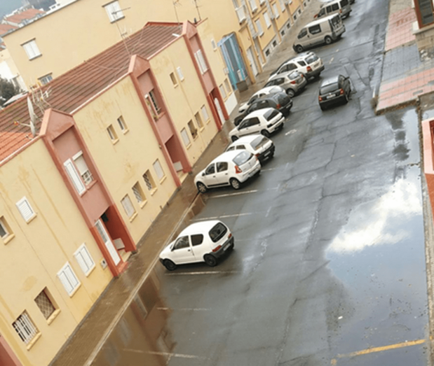 Imagen de una calle de La Herradura anegada por las lluvias (Foto TA)