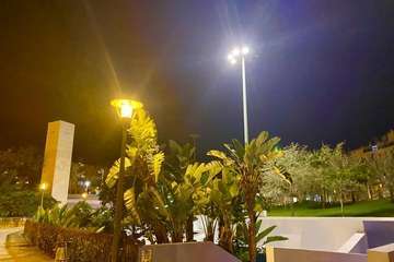 Parques y Jardines sustituye luminarias en los parques urbanos de Telde/TA.
