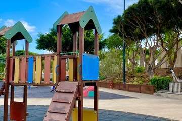 Parques y Jardines sustituye luminarias en los parques urbanos de Telde/TA.