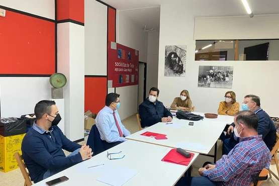 El consejero de Obras Públicas del Cabildo analiza con el PSOE de Telde 