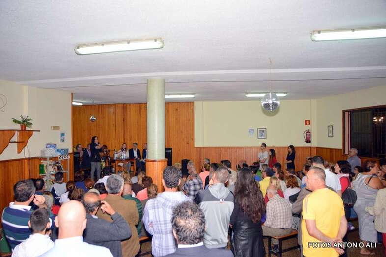 Imagen de archivo de una asamblea vecinal en Ojos de Garza sobre el realojo/TA.