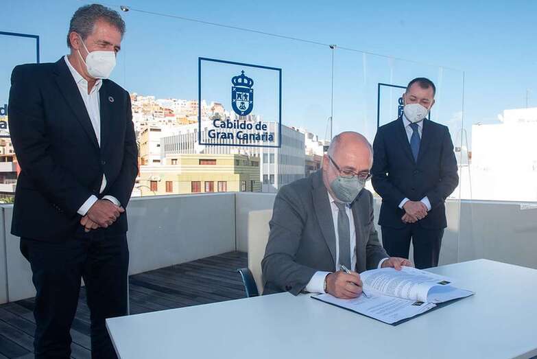 Morales y Boissier firmaron este jueves el acuerdo marco (Foto TA)