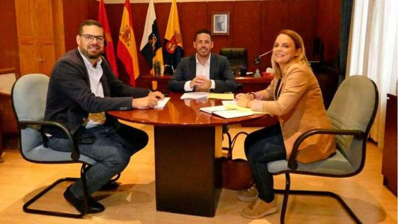 Imagen de archivo de una reunión del alcalde de Telde con Noemí Santana y el concejal de Servicios Sociales/TA.