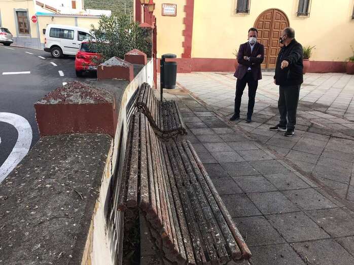 El concejal en el sector poblacional de La Higuera Canaria/TA.