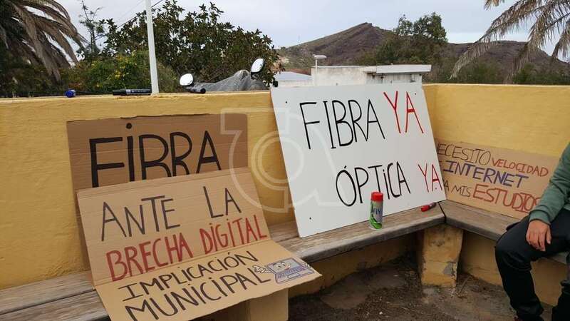 Piletillas pide fibra óptica/TA.