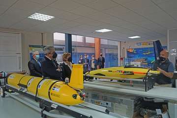 Román Rodríguez, vicepresidente del Gobierno de Canarias, visitó este viernes las instalaciones de la Plocan en Taliarte-Telde/Acfi Press.