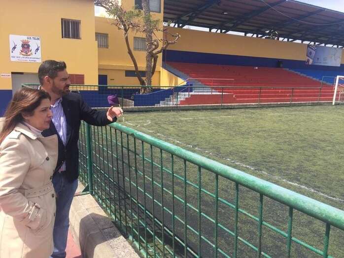 La vicealcaldesa Carmen Hernández y el concejal de Deportes, en una imagen de archivo/TA.