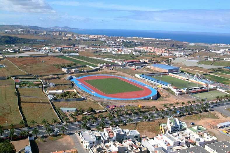 Complejo Deportivo de El Hornillo, junto a la Avenida del Cabildo/TA.