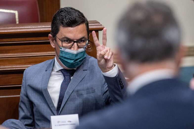 Imagen de archivo de Pablo Rodríguez, en un reciente Pleno del Parlamento canario/TA.