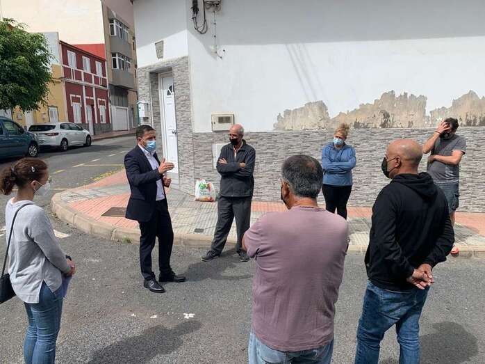 El alcalde visitó el barrio de El Ejido/TA.