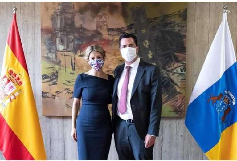 Alejandro Ramos con la ministra Yolanda Díaz/TA.