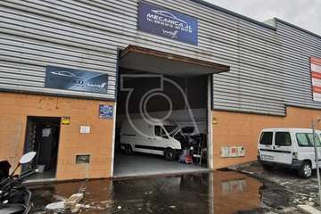 a rotura de una tubería del abasto causa una gran pérdida de agua en el Parque Empresarial de Melenara (Telde)/TA.