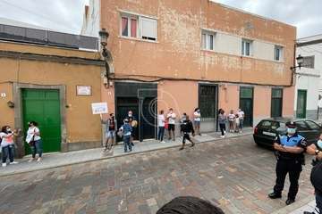 Trabajadores del Paco Artiles se concentran en San Juan y el Pacto de Telde se plantea volver a licitar su gestión/Francisco Javier Santana.